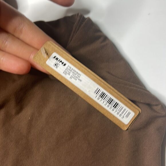 NWT SKIMS CUT OUT SUPER CROPPED TOP - Picture 5 of 6